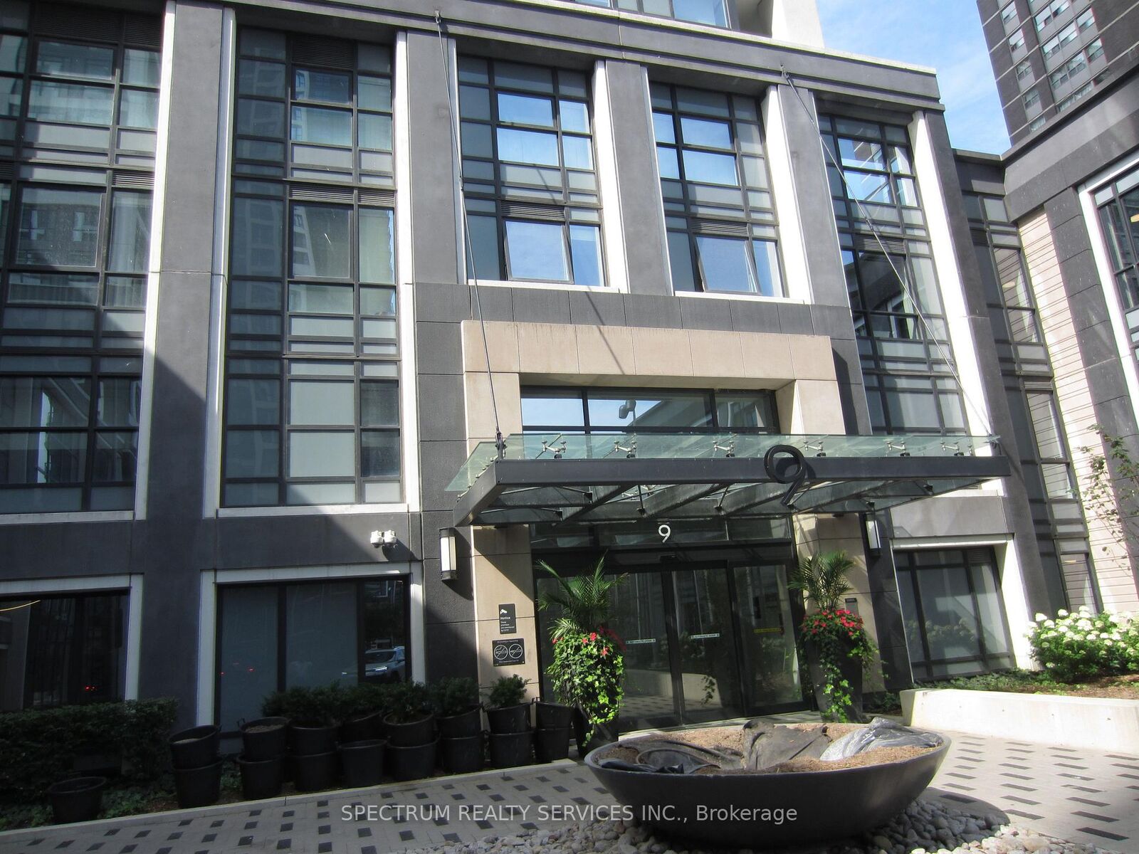 Property Photo:  9 Mabelle Avenue 3325  ON M9A 4X7 
