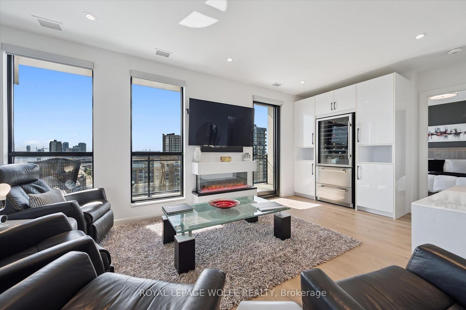 Property Photo:  181 King Street S 1714  ON N2J 0E7 