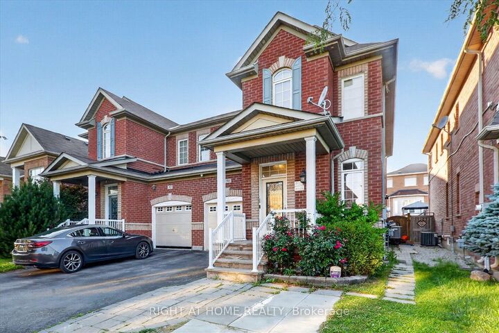 Property Photo:  54 Boundbrook Drive Main  ON L7A 0L9 