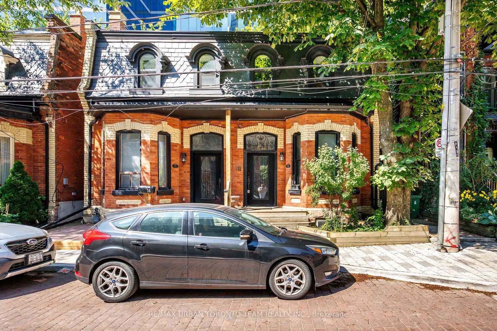 Property Photo: 18 Draper Street ON M5V 2M4