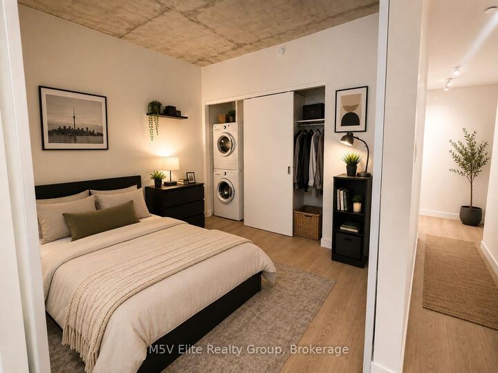 Property Photo:  111 Bathurst Street 426  ON M5V 2R1 