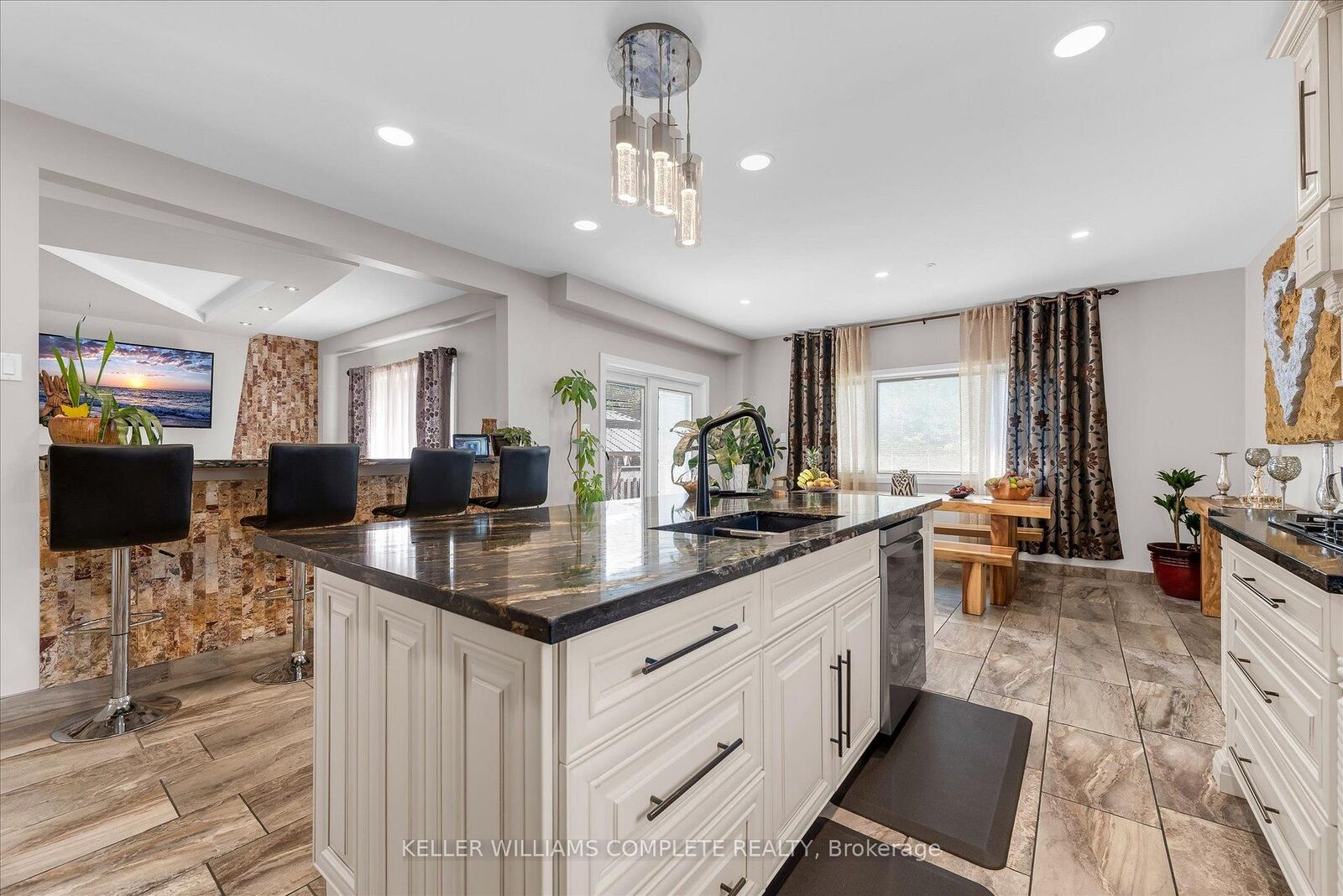 Property Photo: 847 West 5th Street ON L9C 5R4