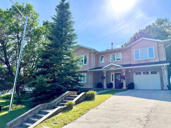 Property Photo:  105 South Park Dr  ON P9N 4G1 