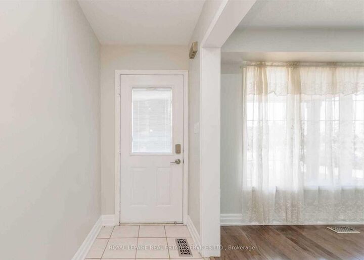 Property Photo:  2905 Westoak Trails Boulevard  ON L6M 4V2 
