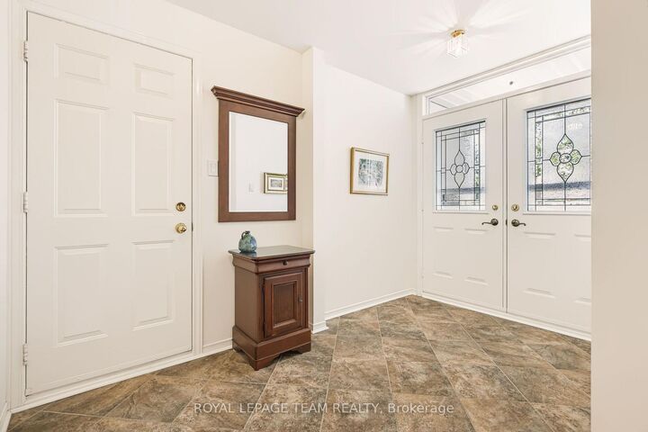 Property Photo:  19 Pine Needles Court  ON K2S 1G5 
