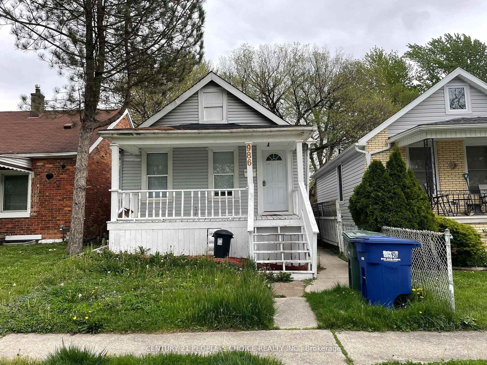 Property Photo:  986 Bridge Avenue  ON N9B 2N1 