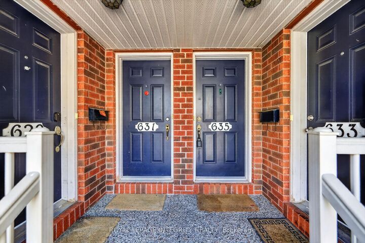 Property Photo:  635 Reardon Private  ON K1V 2K9 