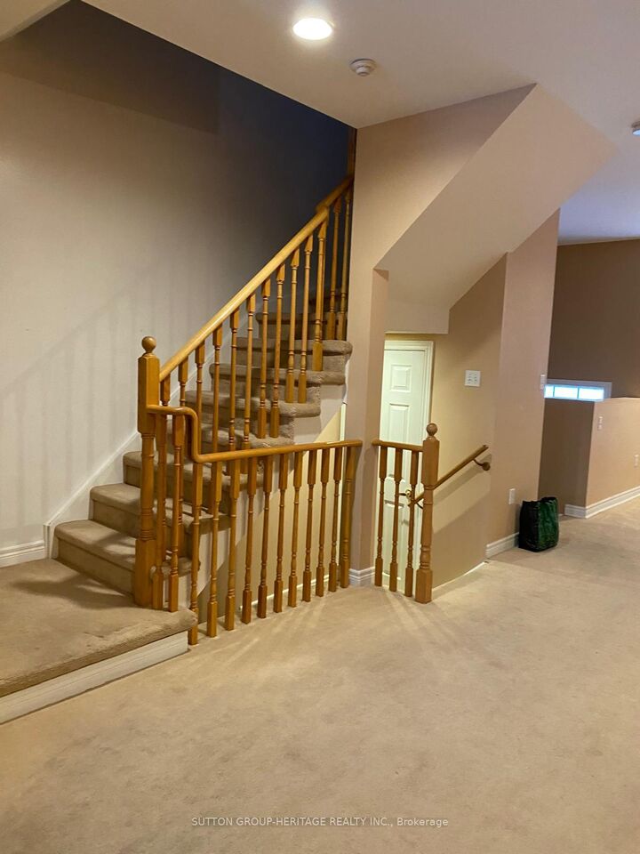 Property Photo:  1250 St. Martins Drive W 12  ON L1W 0A2 