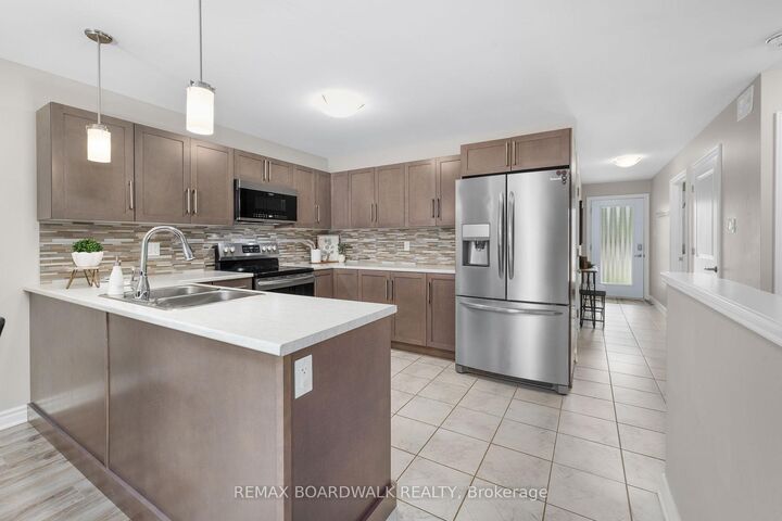 Property Photo:  923 Leishman Drive  ON K0A 1A0 