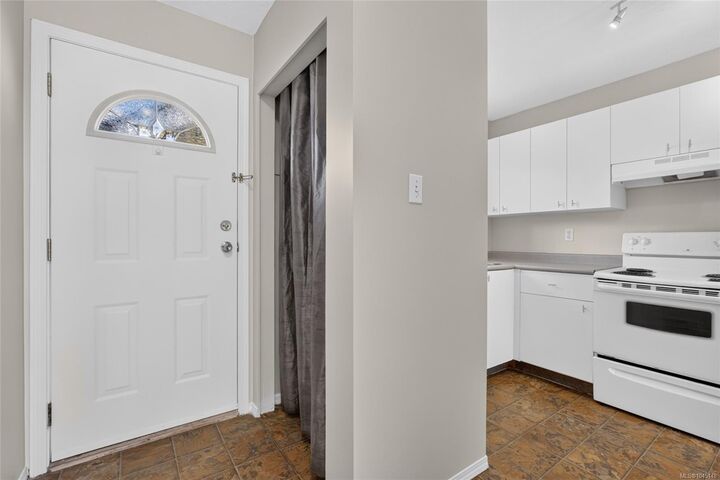 Property Photo:  375 21st St #11  BC V9N 2B6 