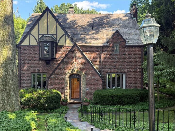 Property Photo: 1080 Woodberry Rd PA 15068