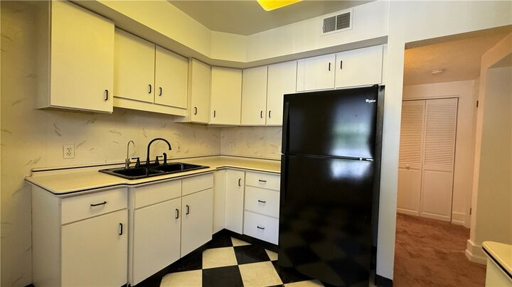 Property Photo:  329 Castle Shannon Blvd 2nd Floor  PA 15234 