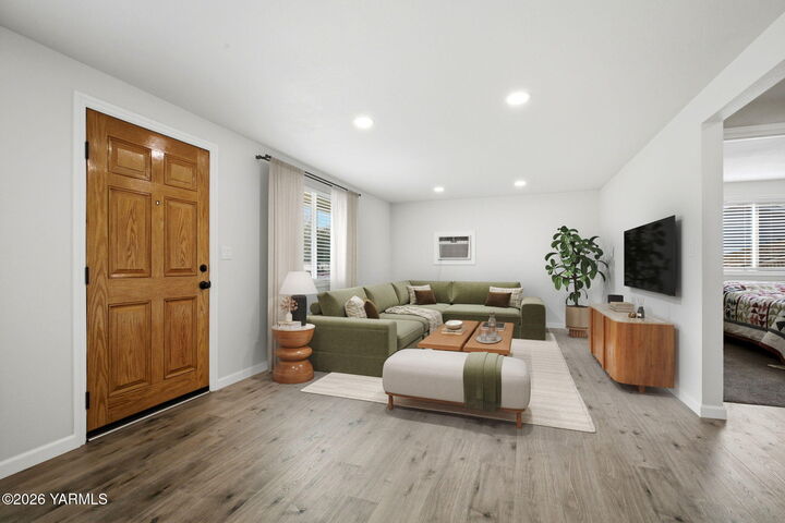 Property Photo: 118 N 55th Ave WA 98908