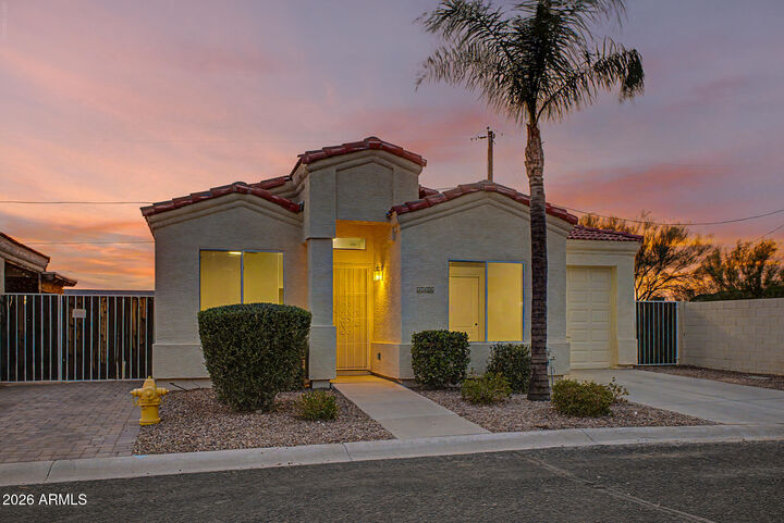 Property Photo:  148 N Warren Street  AZ 85207 