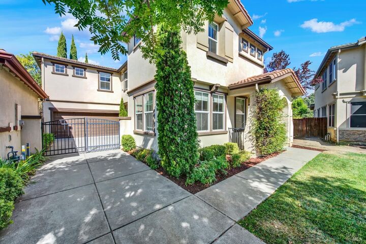 Property Photo:  911 Walden Court  CA 94533 