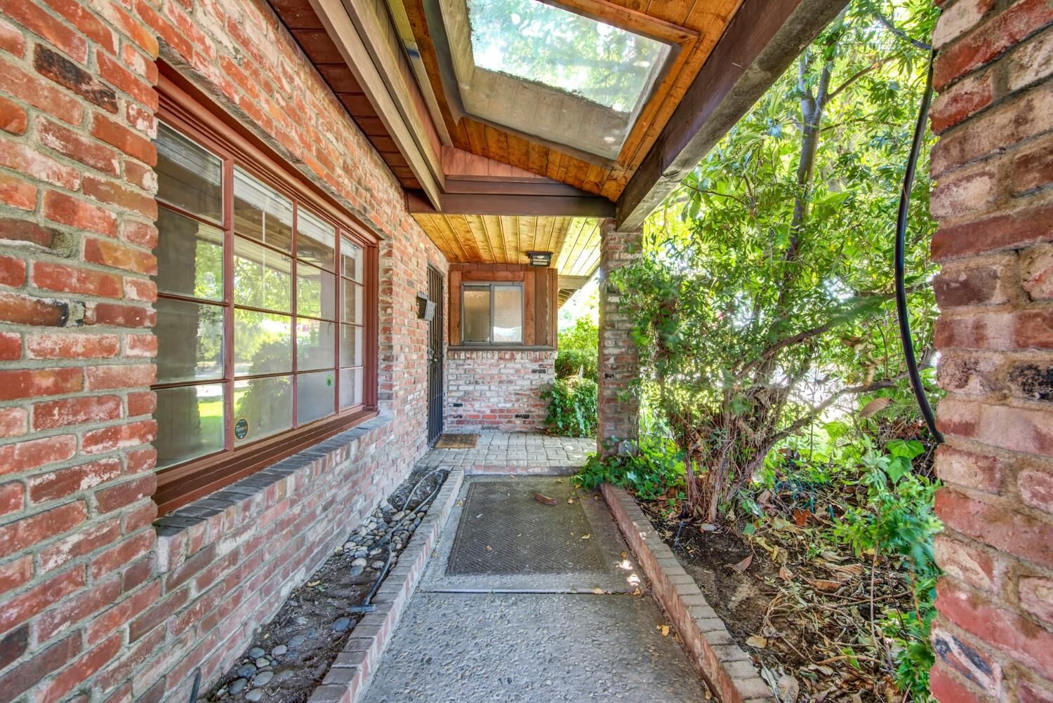 Property Photo: 2225 Franco Lane CA 95821