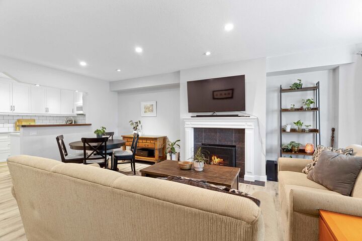 Property Photo: 4811 53 Street A102 BC V4K 2Z3