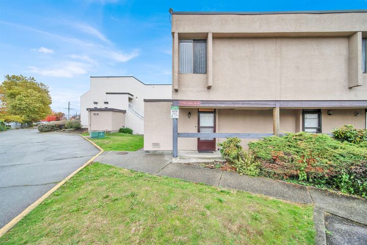 Property Photo: 17702 60 Avenue 28 BC V3S 1V2