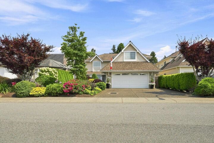 4692 55A Street — photo 1