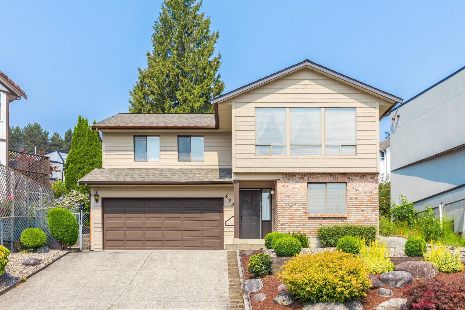 Property Photo: 434 Alouette Drive BC V3C 4Y8
