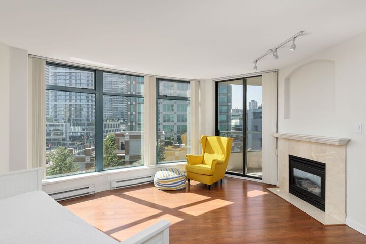 Property Photo: 4567 Hazel Street 902 BC V5H 4V4
