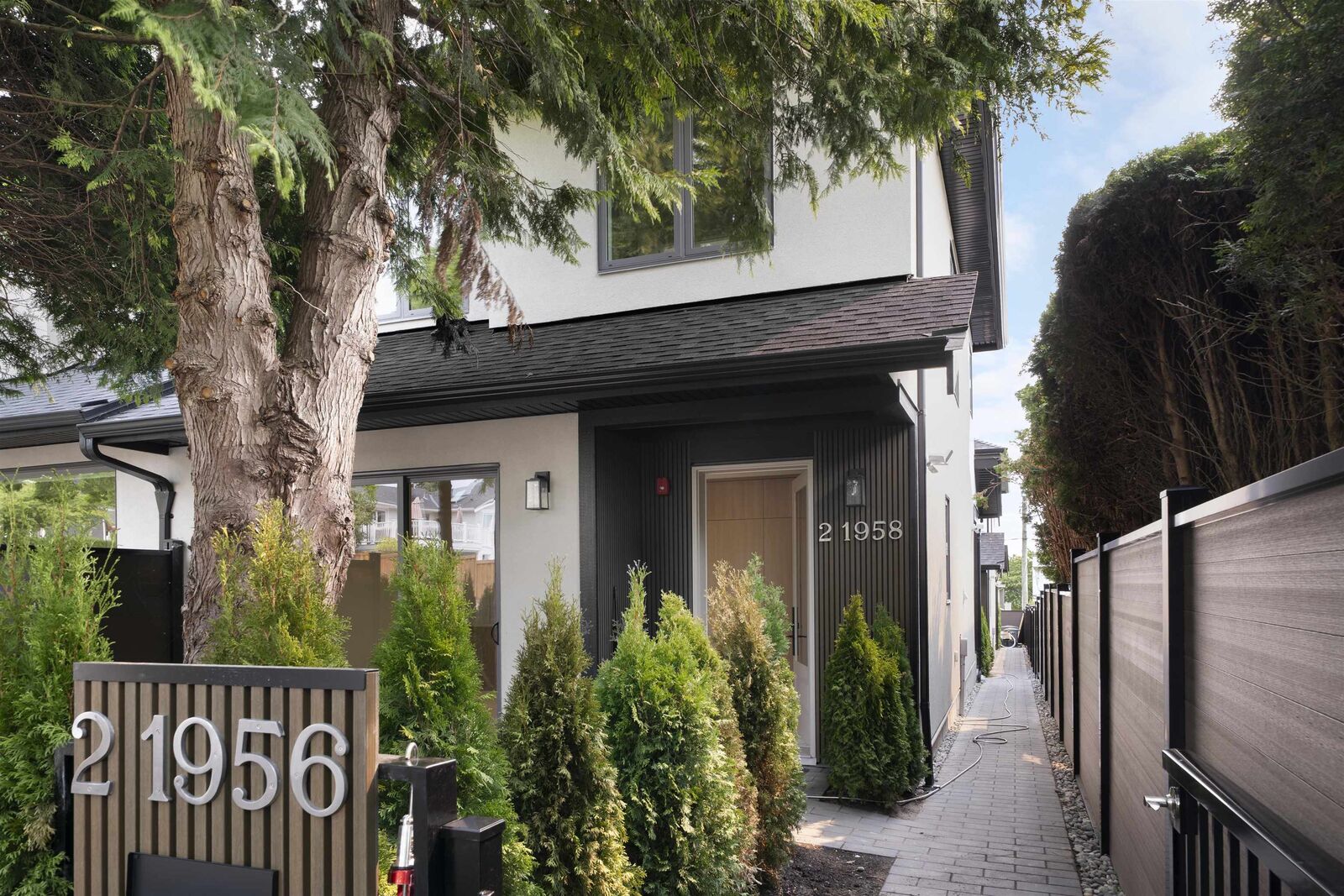 Property Photo: 1958 W 60th Avenue 2 BC V6P 2B1