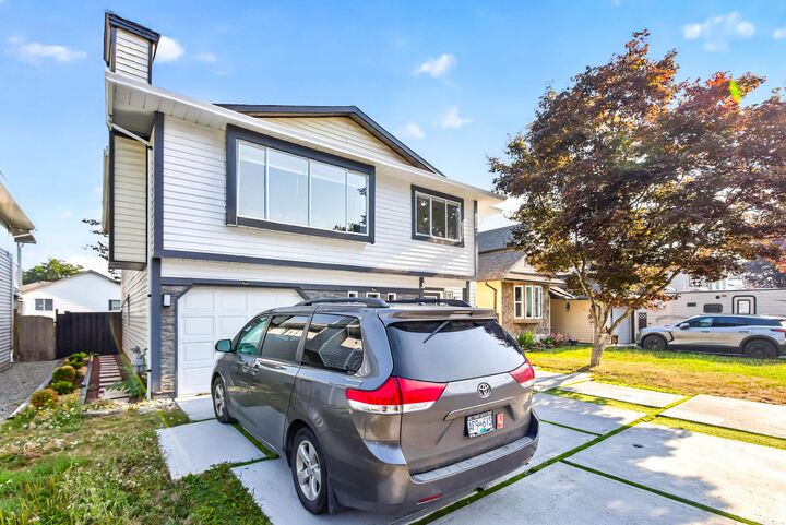 Property Photo: 22419 125 Avenue BC V2X 9N8