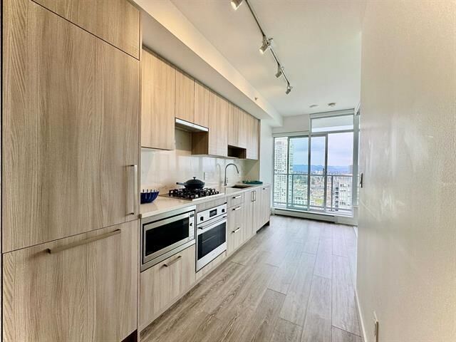Property Photo: 13350 Central Avenue 3706 BC V3T 0S1