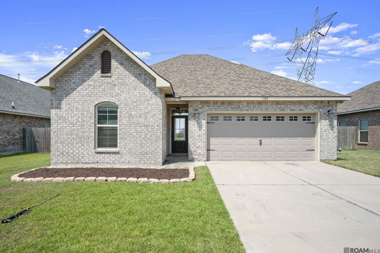 Property Photo: 1180 Lakehaven Dr LA 70737