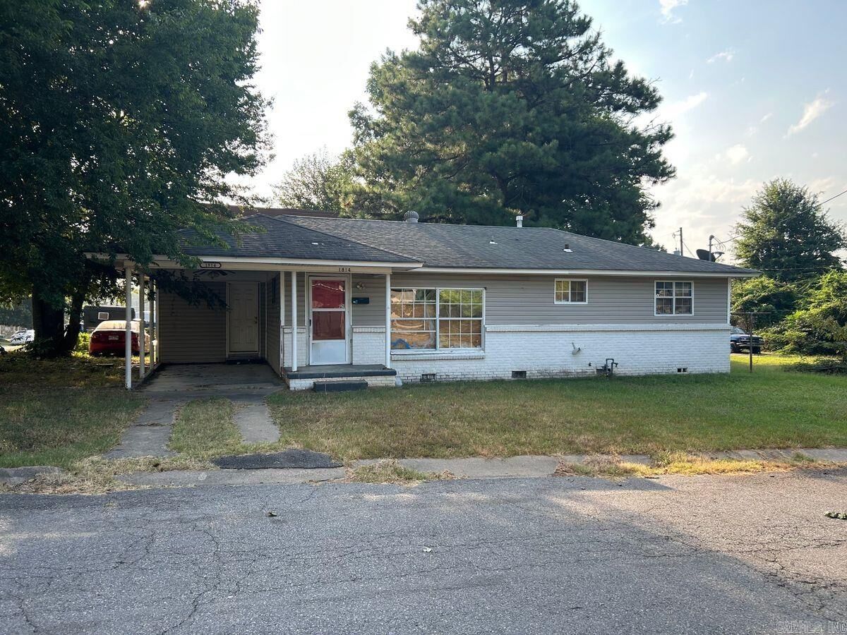 Property Photo: 1814 Crutcher St AR 72114