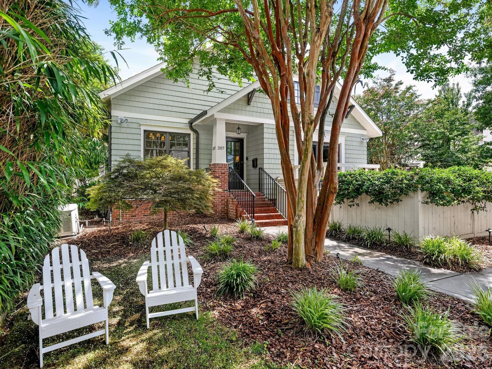 Property Photo:  207 Towill Place  NC 28211 