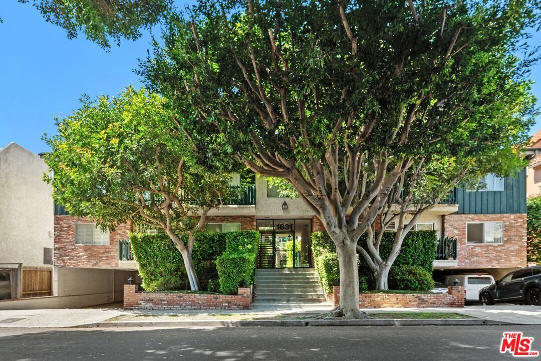 Property Photo: 1831 Barry Ave, Unit 3 CA 90025