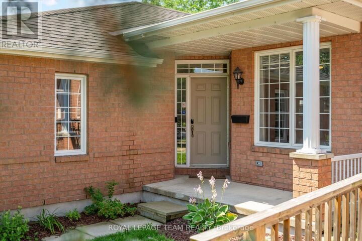Property Photo: 32 Trump Avenue ON K2C 4A7