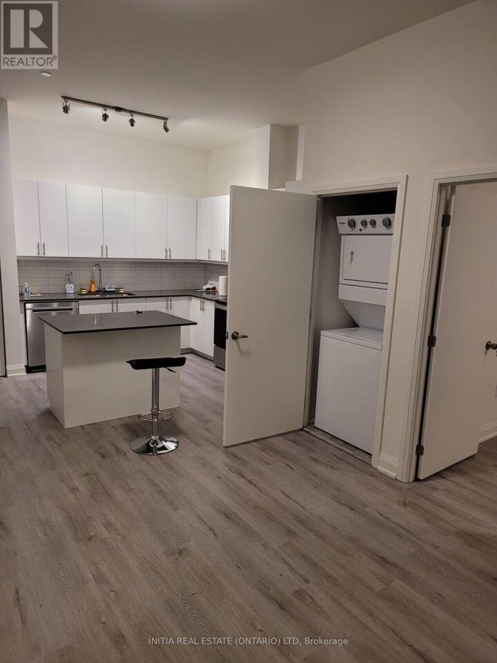 Property Photo: 58 Lakeside (Shared-Kitchen) Terrace 110 ON L4M 7B9