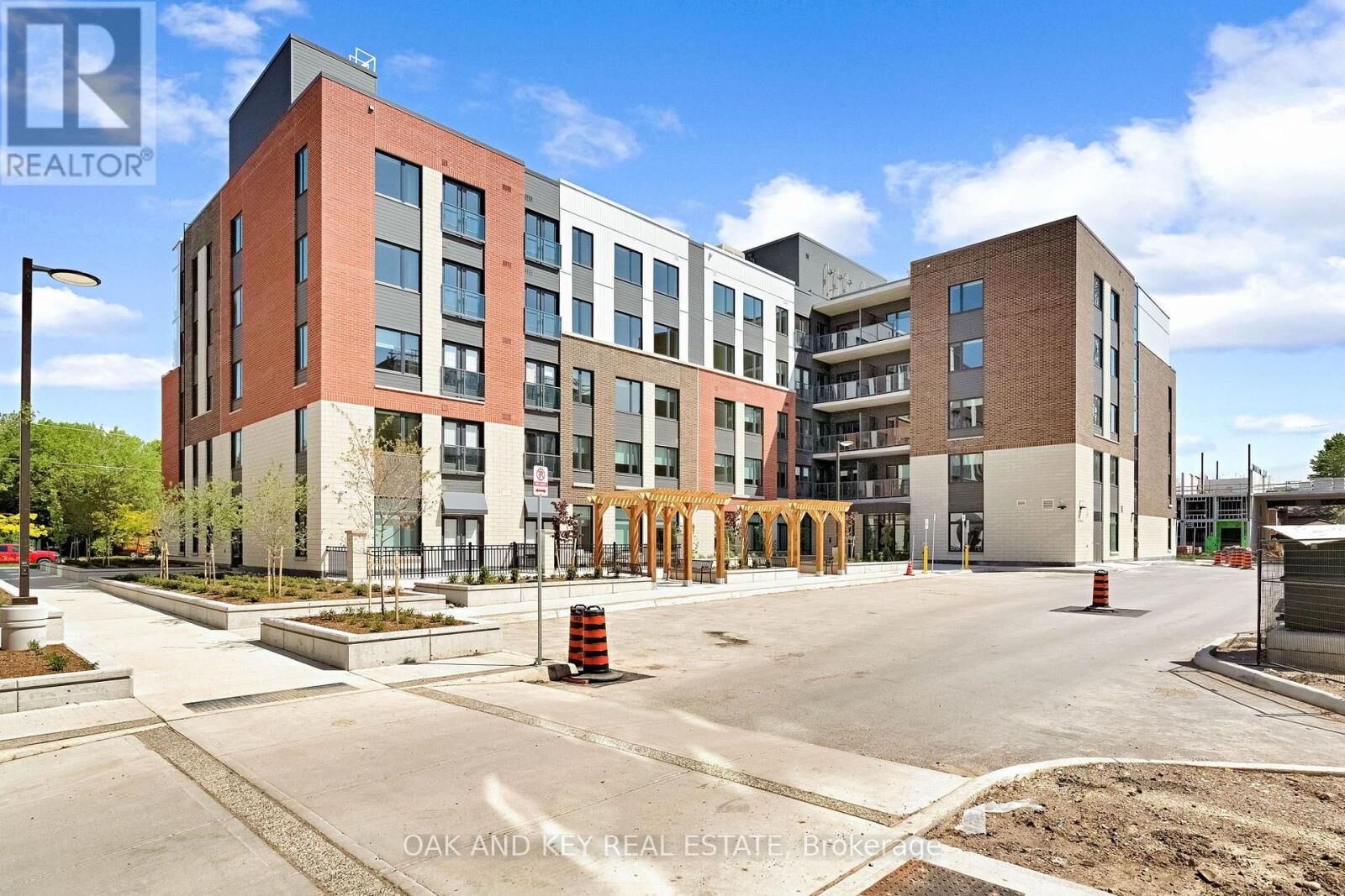 Property Photo:  385 Hill Street 202  ON N6B 1E4 