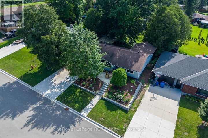 Property Photo: 142 12th Avenue ON N4N 2S7