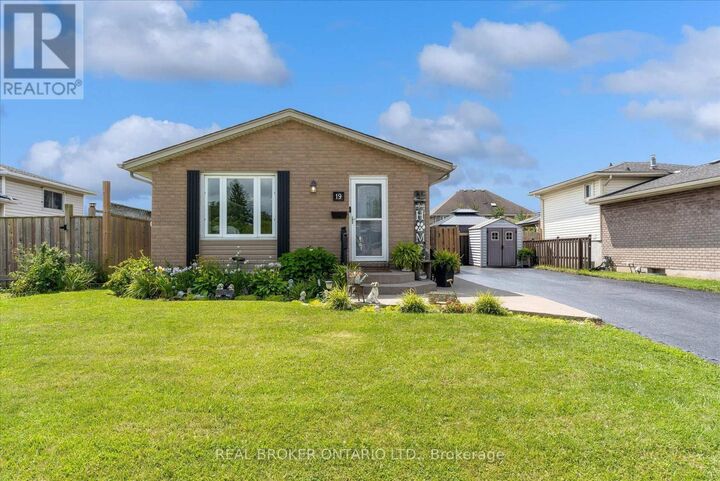 19 Acadia Drive — photo 1