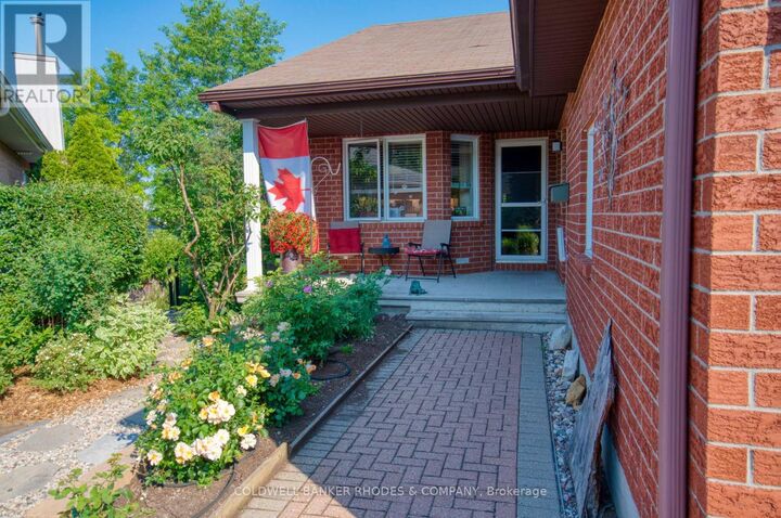 Property Photo:  77 Quinterra Court  ON K1V 1K9 