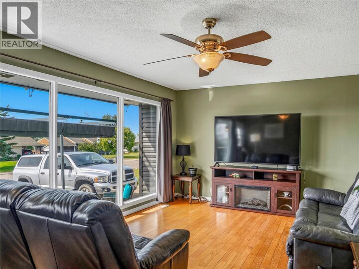 Property Photo: 1324 93 Avenue BC V1G 1E4