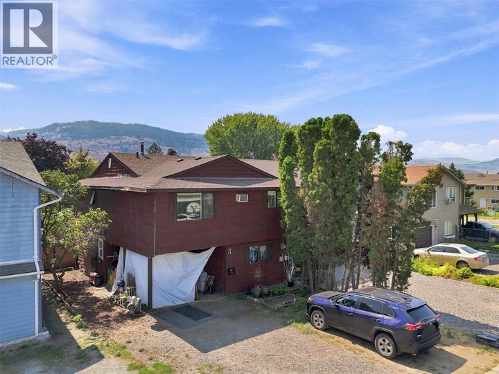 Property Photo: 685 Singh Street 14 BC V2B 5C5