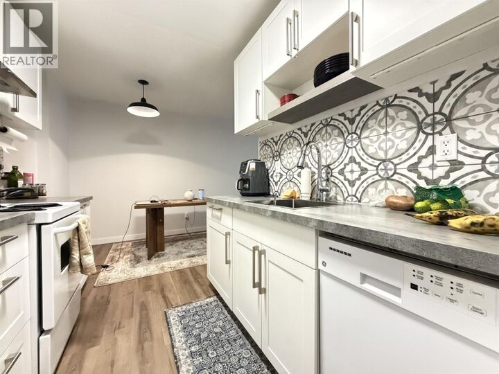 Property Photo: 280 Broadway Avenue 412 BC V2G 4J7