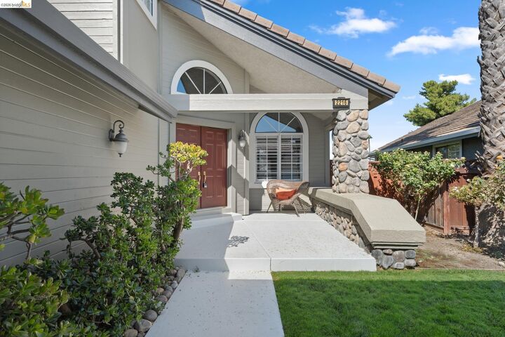 Property Photo:  2216 Colonial Ct  CA 94505 