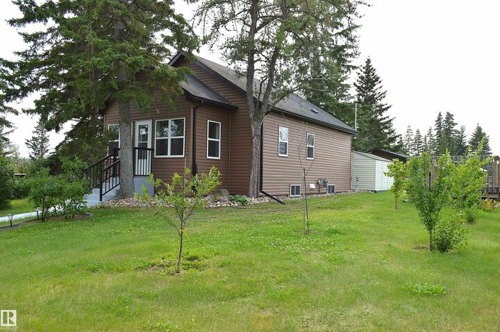 4802 50 Street — photo 1