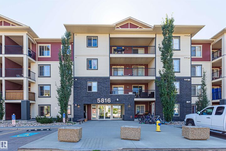 Property Photo:  5816 Mullen Place NW  AB T6R 0W3 