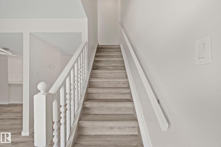 Photo de la propriété:  16525 100 Street NW  AB T5X 5H4 