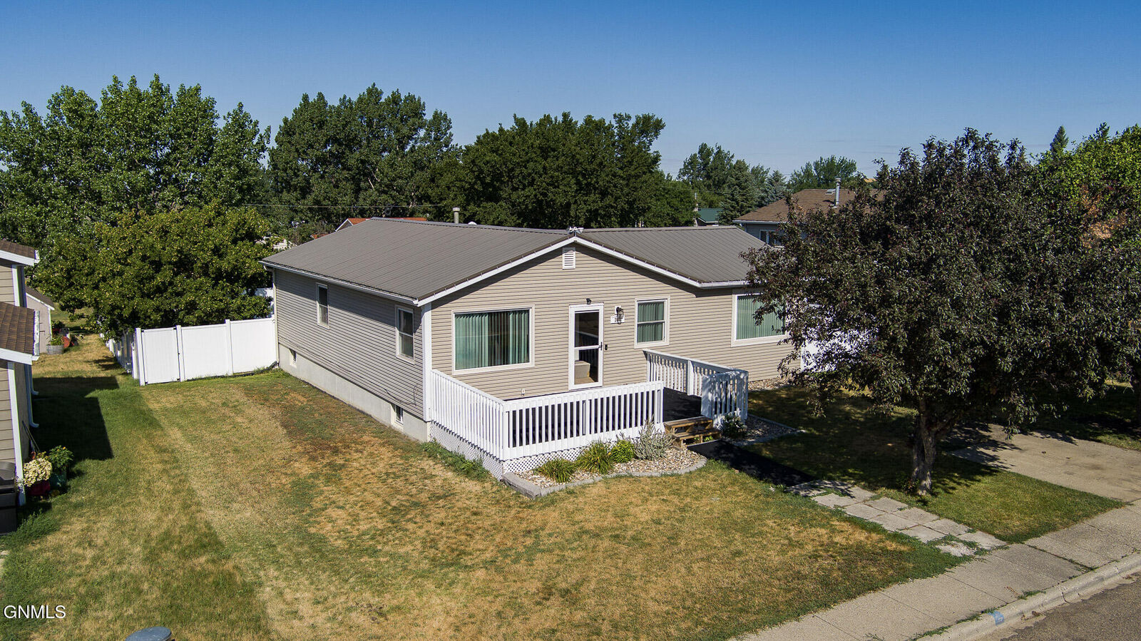 Property Photo:  308 7th Street S  ND 58563 