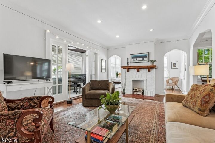 Property Photo:  11 Brookwood Dr 1  NJ 07040 