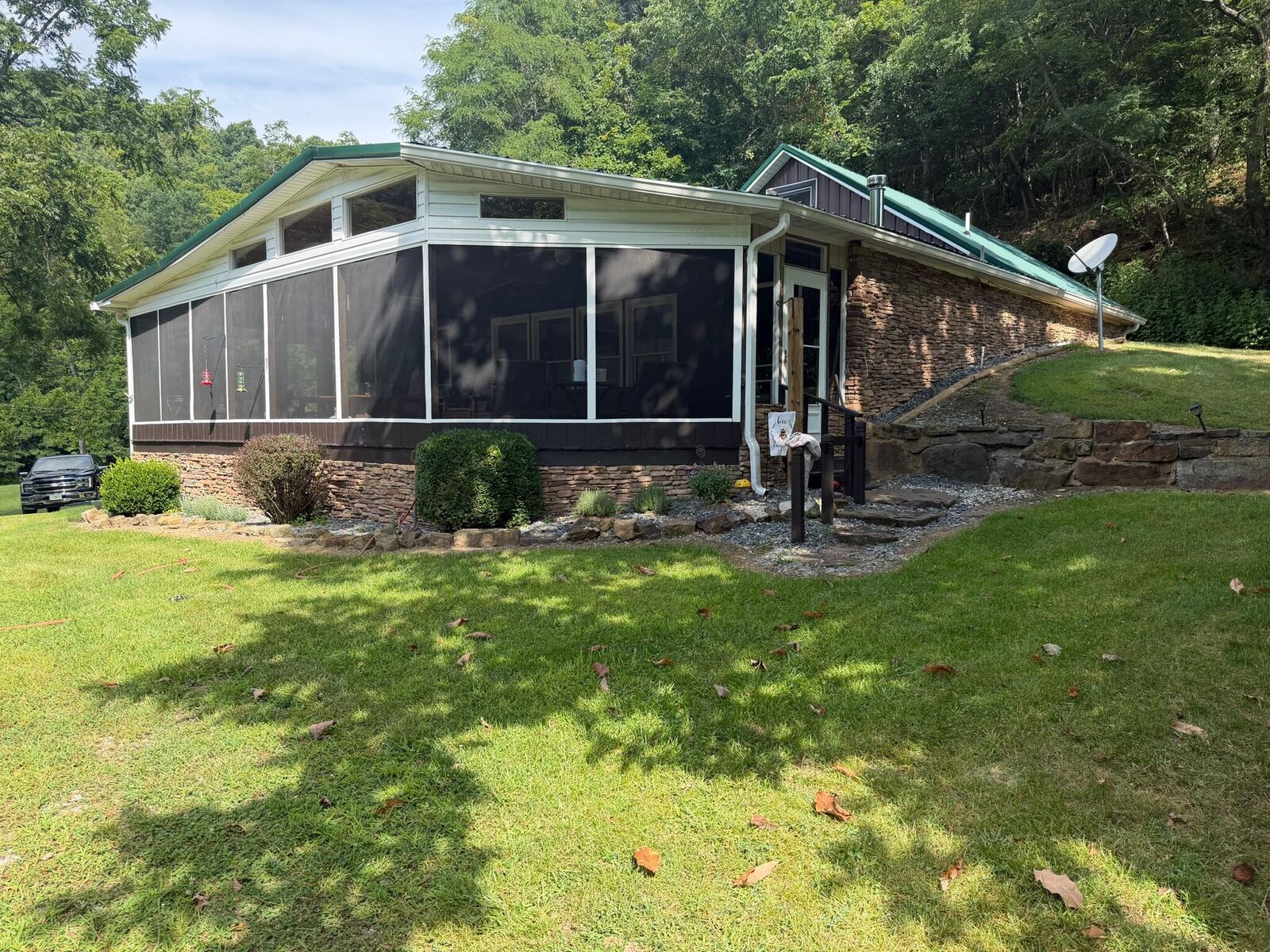 Property Photo: 572 Dameron Rd WV 24918