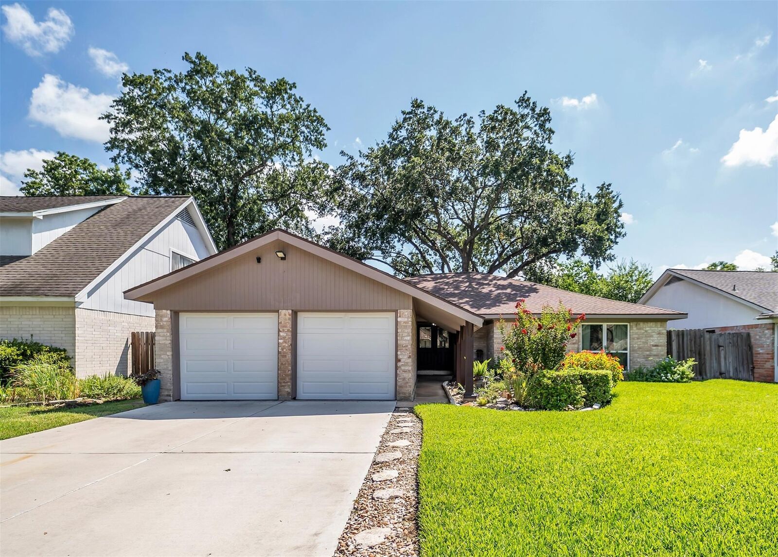 Property Photo:  16222 Green Shade Drive  TX 77090 