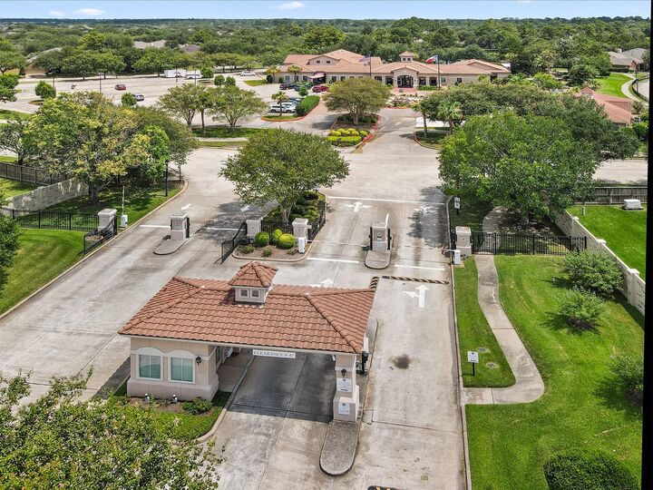 Property Photo: 1242 Modena Drive TX 77581